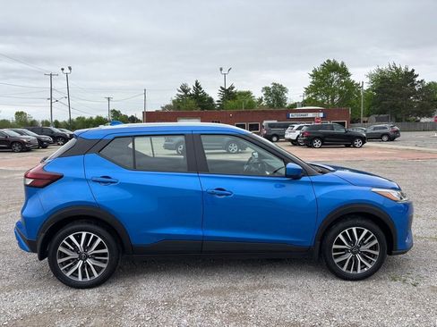 Used 2024 Nissan Kicks SV FWD image 2