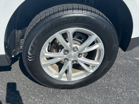 Used 2017 Chevrolet Equinox LT w/ Convenience Package image 8