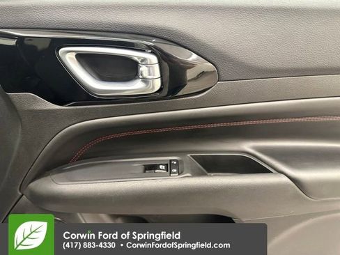 Used 2024 Jeep Compass Trailhawk image 12