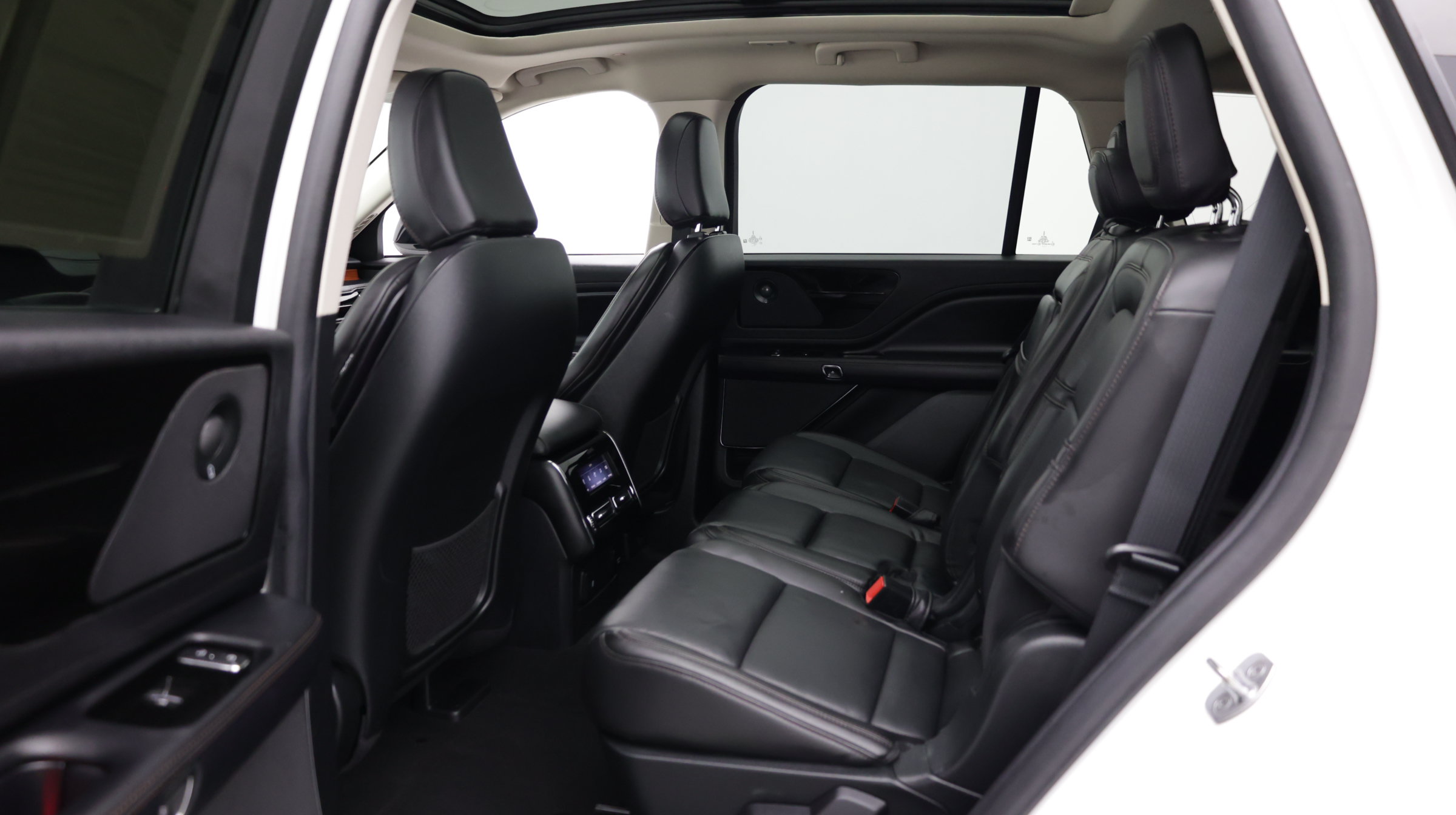 Used 2022 Lincoln Aviator Grand Touring w/ Equipment Group 301A AWD/4WD image 34