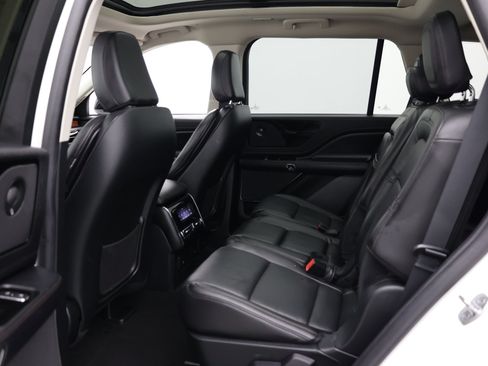 Used 2022 Lincoln Aviator Grand Touring w/ Equipment Group 301A AWD/4WD image 34