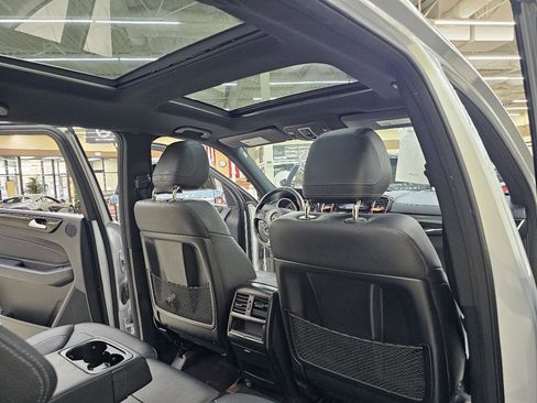 Used 2018 Mercedes-Benz GLS 450 4MATIC w/ Premium Package image 24