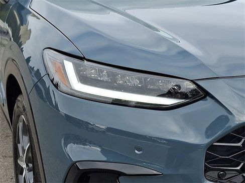 Used 2025 Honda HR-V EX-L image 9