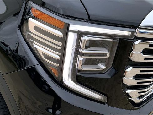 Certified 2025 GMC Sierra 1500 Denali w/ Denali Reserve Package AWD/4WD image 28