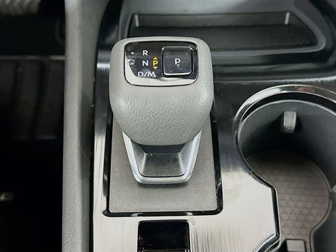 Used 2026 Nissan Rogue SV FWD image 24