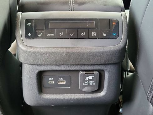 Used 2024 Nissan Pathfinder Platinum w/ Black Appearance Package FWD image 13