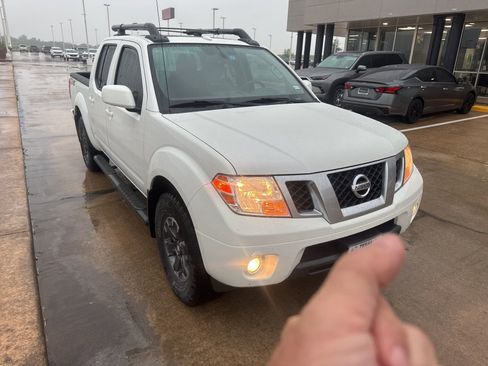 Used 2015 Nissan Frontier PRO-4X w/ Pro-4x Luxury Package AWD/4WD image 7