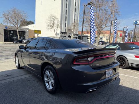 Used 2020 Dodge Charger SXT w/ Leather Interior Group image 11
