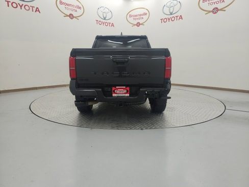 Used 2024 Toyota Tacoma TRD Sport image 7