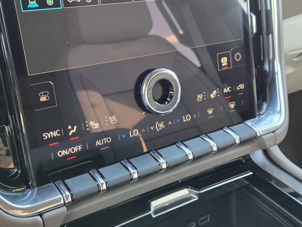 New 2026 GMC Yukon Denali w/ Advanced Technology Package AWD/4WD image 13