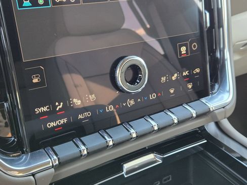 New 2026 GMC Yukon Denali w/ Advanced Technology Package AWD/4WD image 13