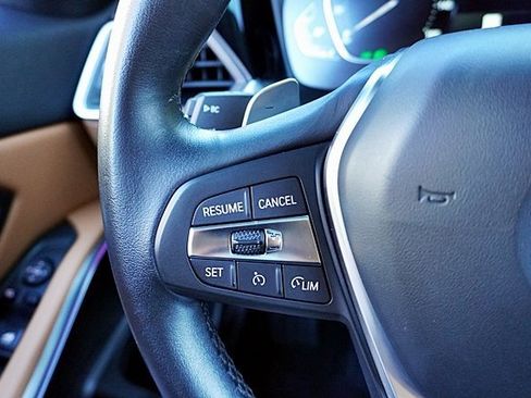 Used 2022 BMW 330i Sedan w/ Driving Assistance Package image 33