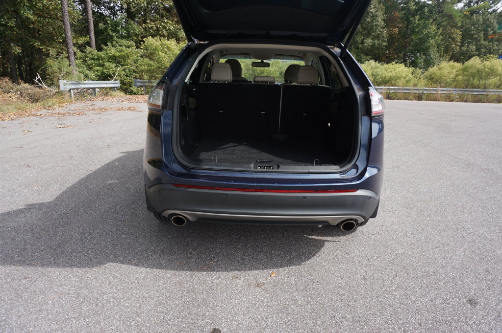 Used 2017 Ford Edge Titanium w/ Technology Package FWD image 16