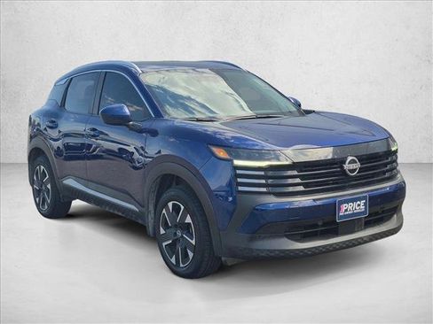 Used 2025 Nissan Kicks SV w/ SV Premium Package AWD/4WD image 3