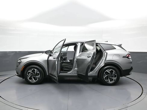 Certified 2025 Kia Sportage LX FWD image 41