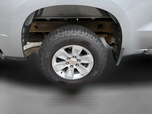 Used 2025 Chevrolet Silverado 1500 LT AWD/4WD image 26