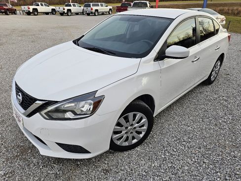 Used 2016 Nissan Sentra S image 3