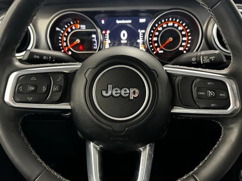 Used 2023 Jeep Gladiator Rubicon w/ LED Lighting Group AWD/4WD image 15
