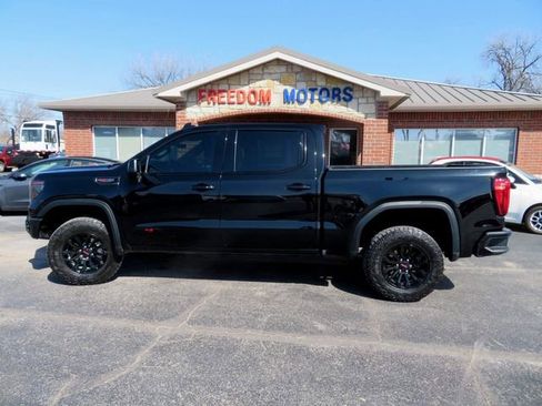 Used 2023 GMC Sierra 1500 AT4X image 9