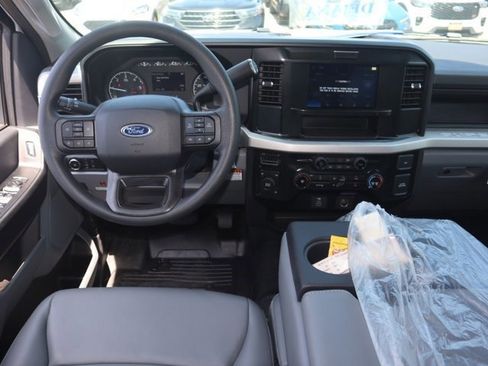 New 2025 Ford F550 4x4 Crew Cab image 19