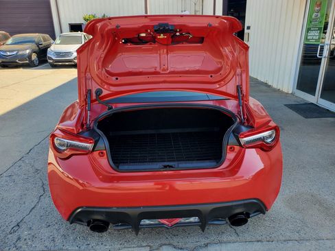 Used 2017 Toyota 86 image 40