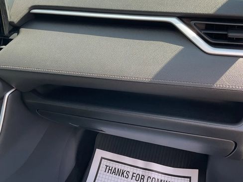 Used 2019 Toyota RAV4 LE image 39
