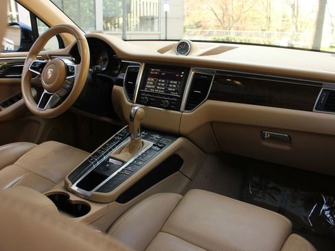 Used 2016 Porsche Macan S w/ Premium Package Plus image 26