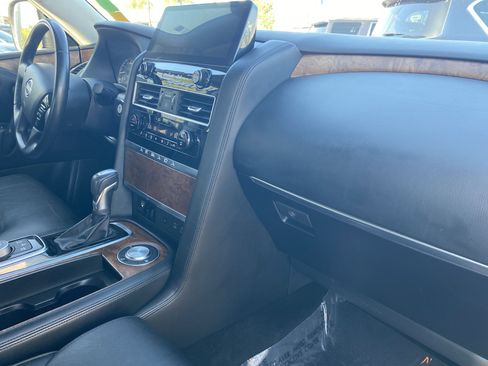 Used 2023 Nissan Armada SL w/ Captain's Chairs Package image 12