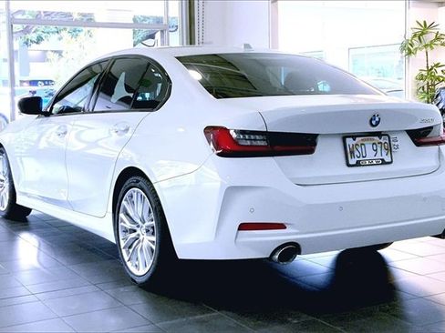 Used 2023 BMW 330i Sedan w/ Convenience Package image 8