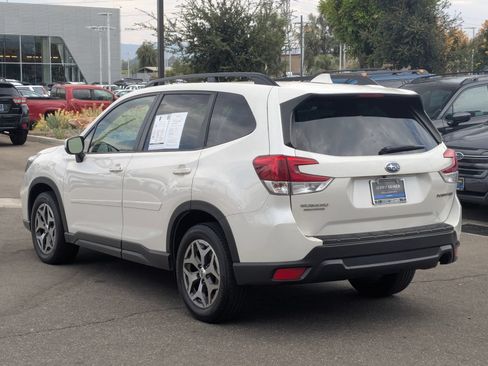 Used 2021 Subaru Forester Premium w/ Popular Package #1 AWD/4WD image 3