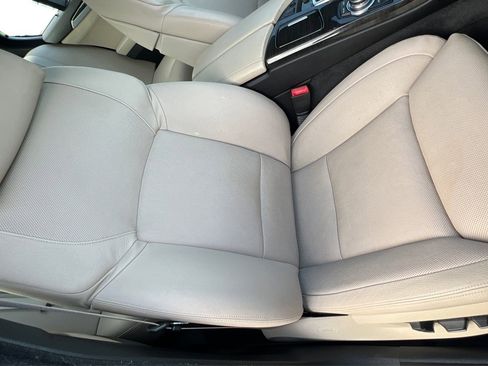 Used 2012 BMW 550i xDrive Sedan AWD/4WD image 12