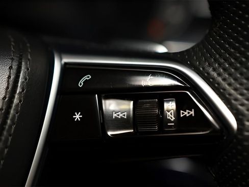 Used 2022 Audi S8 w/ S8 Executive Package AWD/4WD image 42
