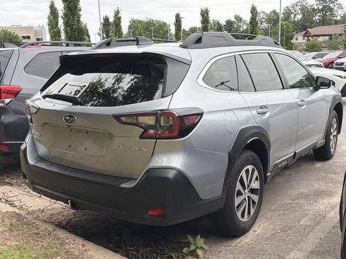 Used 2025 Subaru Outback Premium AWD/4WD image 6