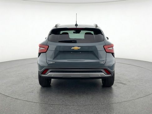 Used 2025 Chevrolet Trax LT FWD image 7