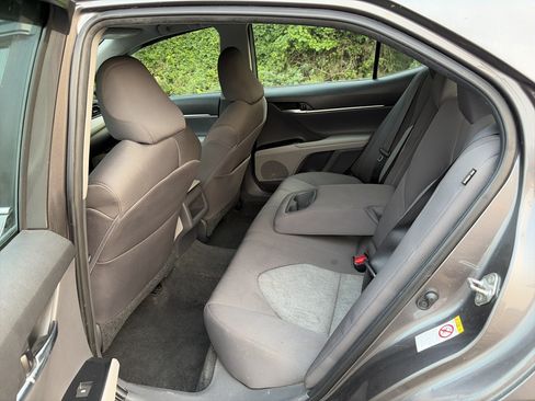 Used 2019 Toyota Camry LE FWD image 20