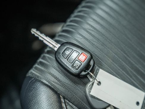 Used 2017 Toyota Highlander Plus w/ Protection Package #3 image 50