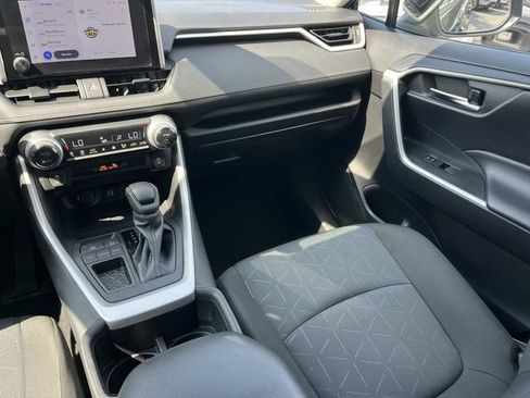 Used 2024 Toyota RAV4 XLE FWD image 30