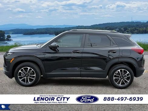 Used 2025 Chevrolet TrailBlazer LT w/ Convenience Package FWD image 6