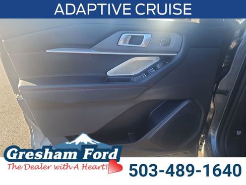 Used 2025 Ford Explorer ST image 12