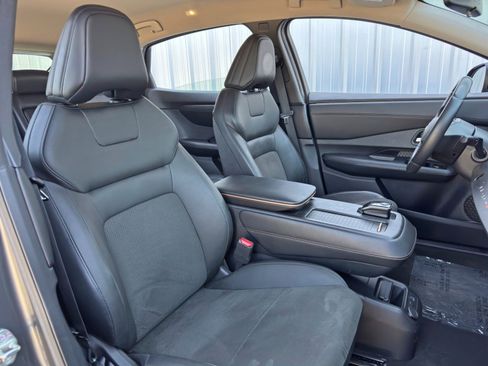 Used 2023 Nissan Ariya FWD image 35