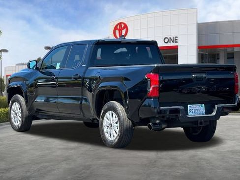 Used 2025 Toyota Tacoma SR5 RWD image 6