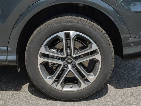 Used 2025 Audi Q5 Premium w/ Convenience Package AWD/4WD image 11