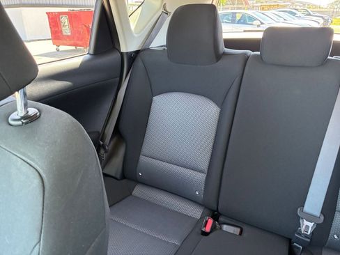 Used 2025 Kia Soul LX w/ LX Technology Package FWD image 32