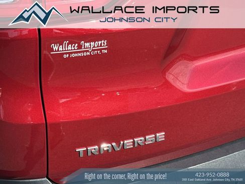 Used 2021 Chevrolet Traverse LT FWD image 12