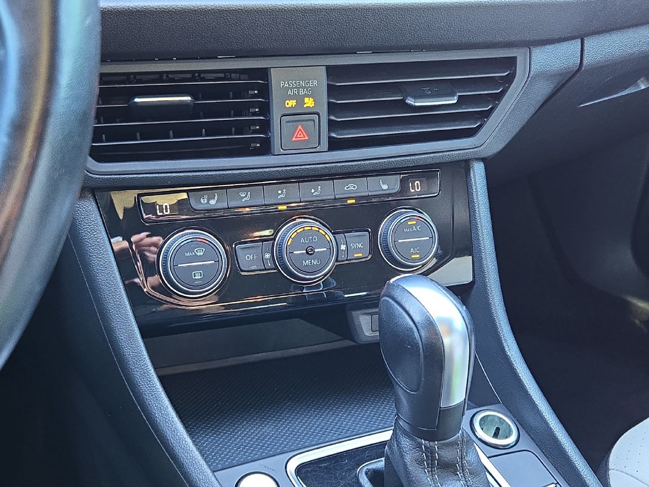 Used 2020 Volkswagen Jetta R-Line w/ R-Line Cold Weather Package FWD image 20