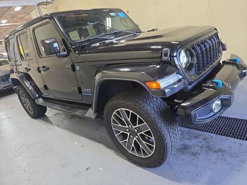 Used 2024 Jeep Wrangler High Altitude AWD/4WD image 1