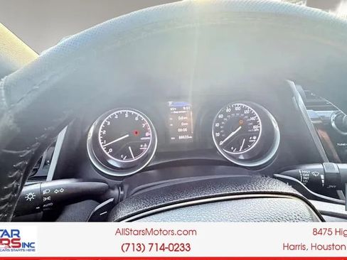 Used 2020 Toyota Camry SE w/ Carpet Mat Package FWD image 27