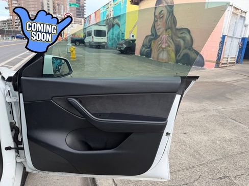 Used 2021 Tesla Model Y Long Range AWD/4WD image 10
