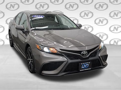 Used 2024 Toyota Camry SE FWD image 25