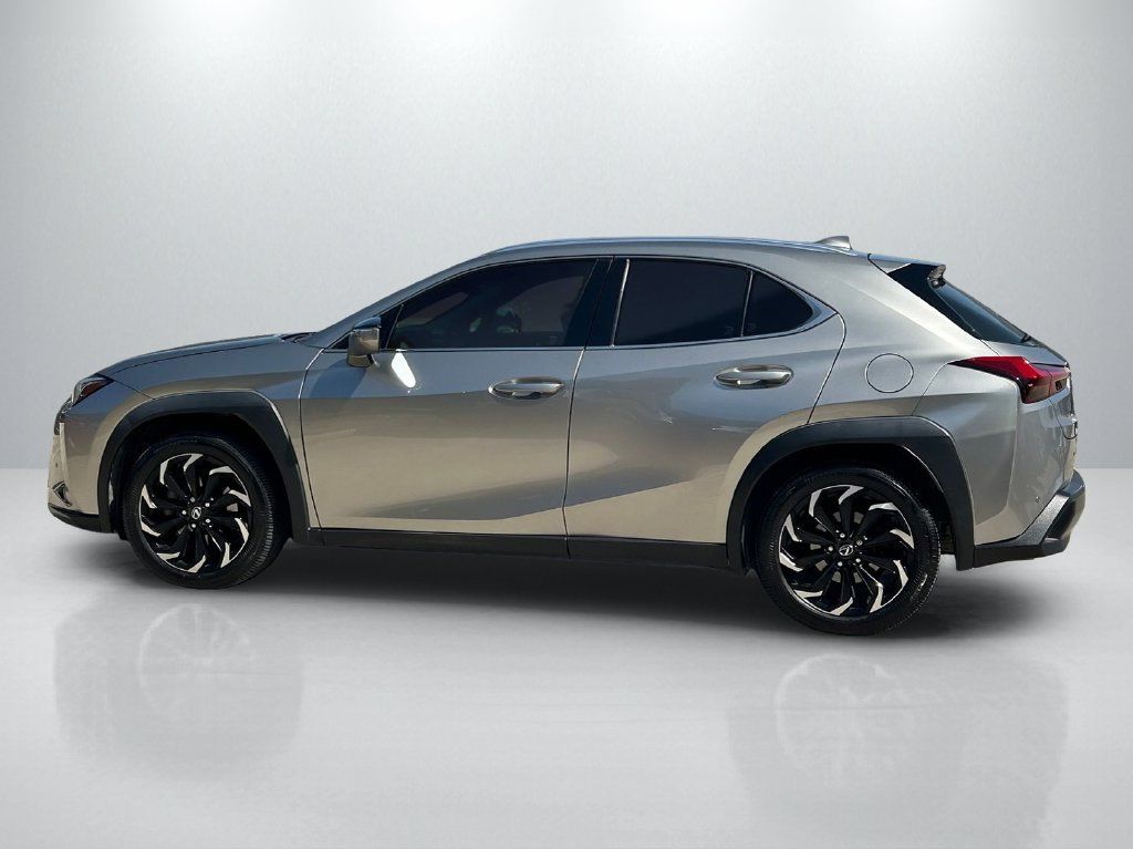 Used 2021 Lexus UX 200 w/ Premium Package FWD image 8